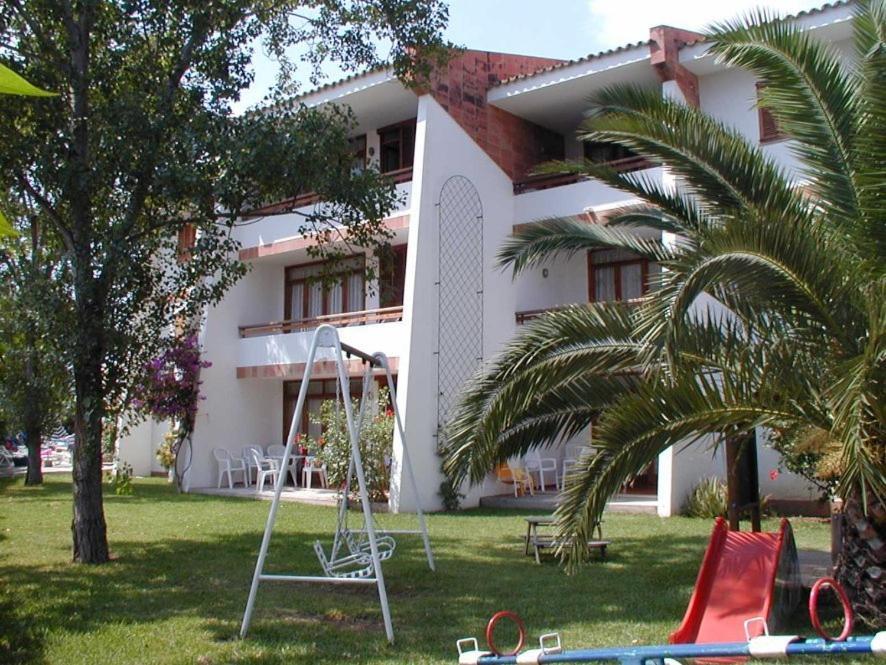 Leo Apartment