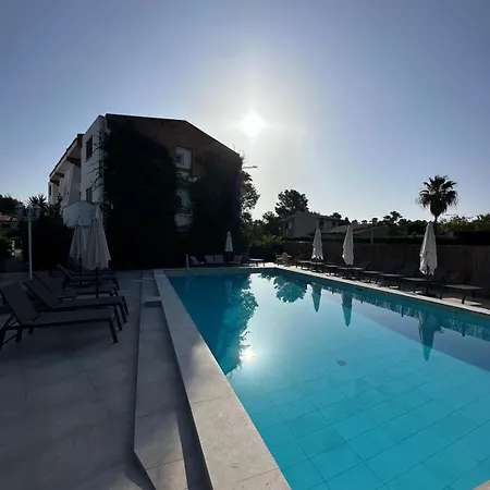 Apartamentos Leo Port de Pollenca Exterior photo