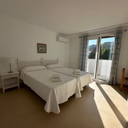 Apartamentos Leo Port de Pollenca Exterior photo